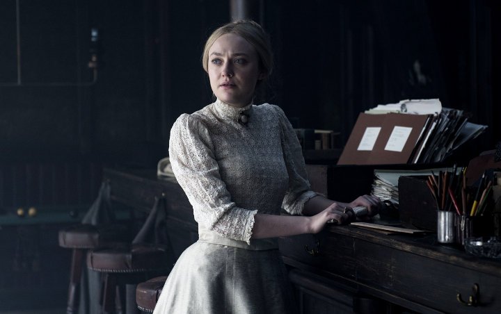 Dakota Fanning 'Fainted' During Corset Fitting for 'The Alienist'